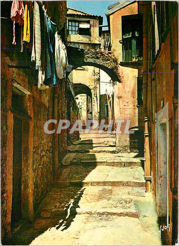 CPM Menton (Alpes Maritimes) Vieille rue a Garavan