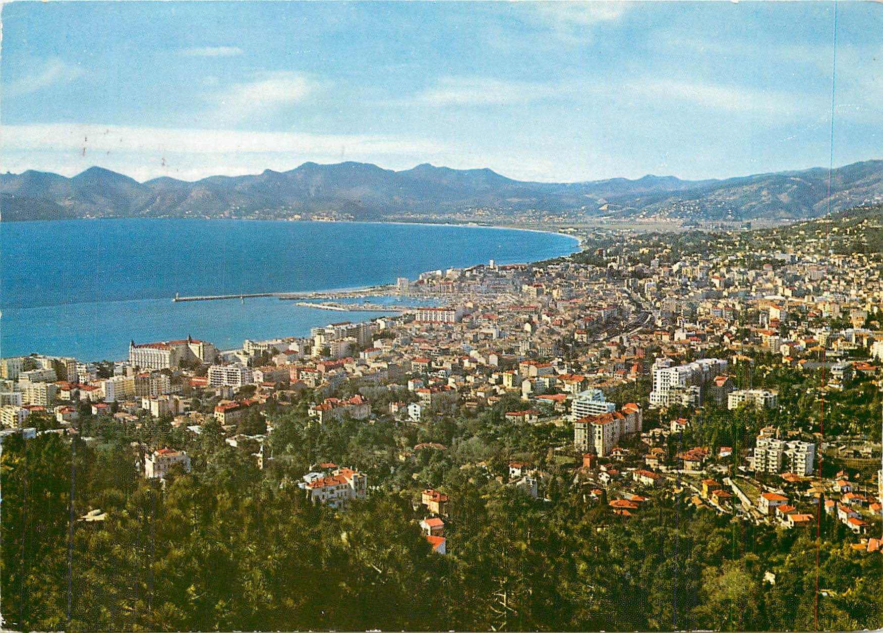 Cannes — Vue générale prise de la Californie — Éditions d'Art Montueux, n°177