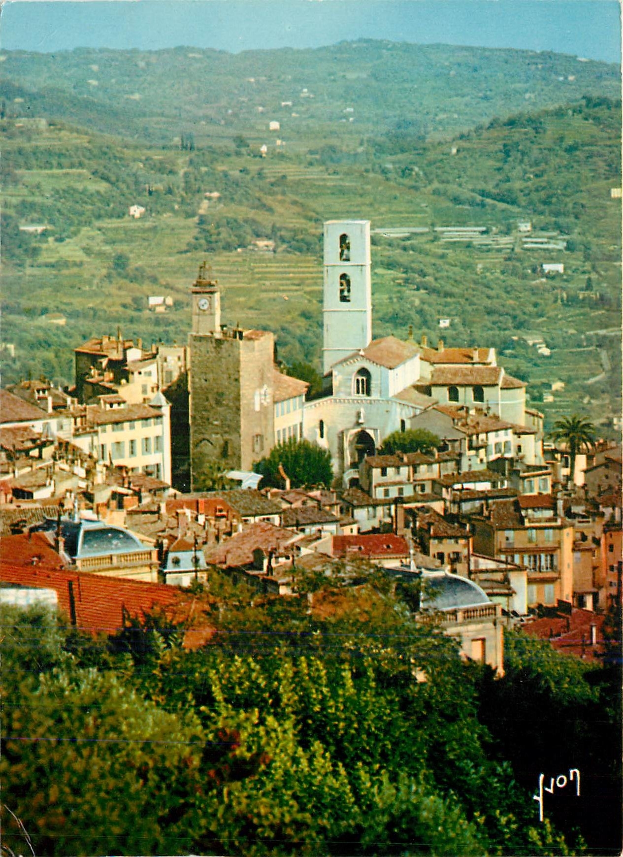 CPM Grasse (Alpes Mmes) Vue sur la vieille ville