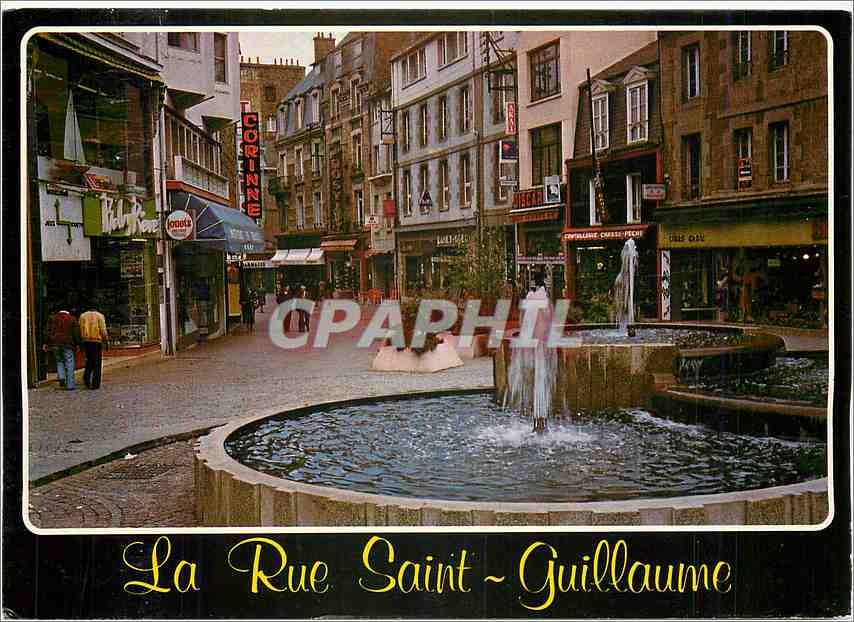 CPM Saint Brieuc La rue Saint Guillaume quartier pietonnier
