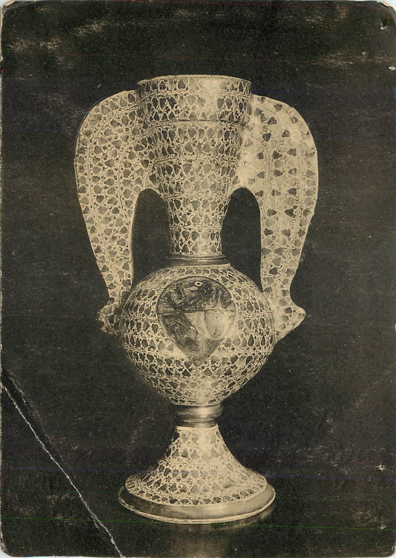 CPM XVe s Ceramique Vase en faience bispano mauresque (Paris M Cluny H 61 cm)