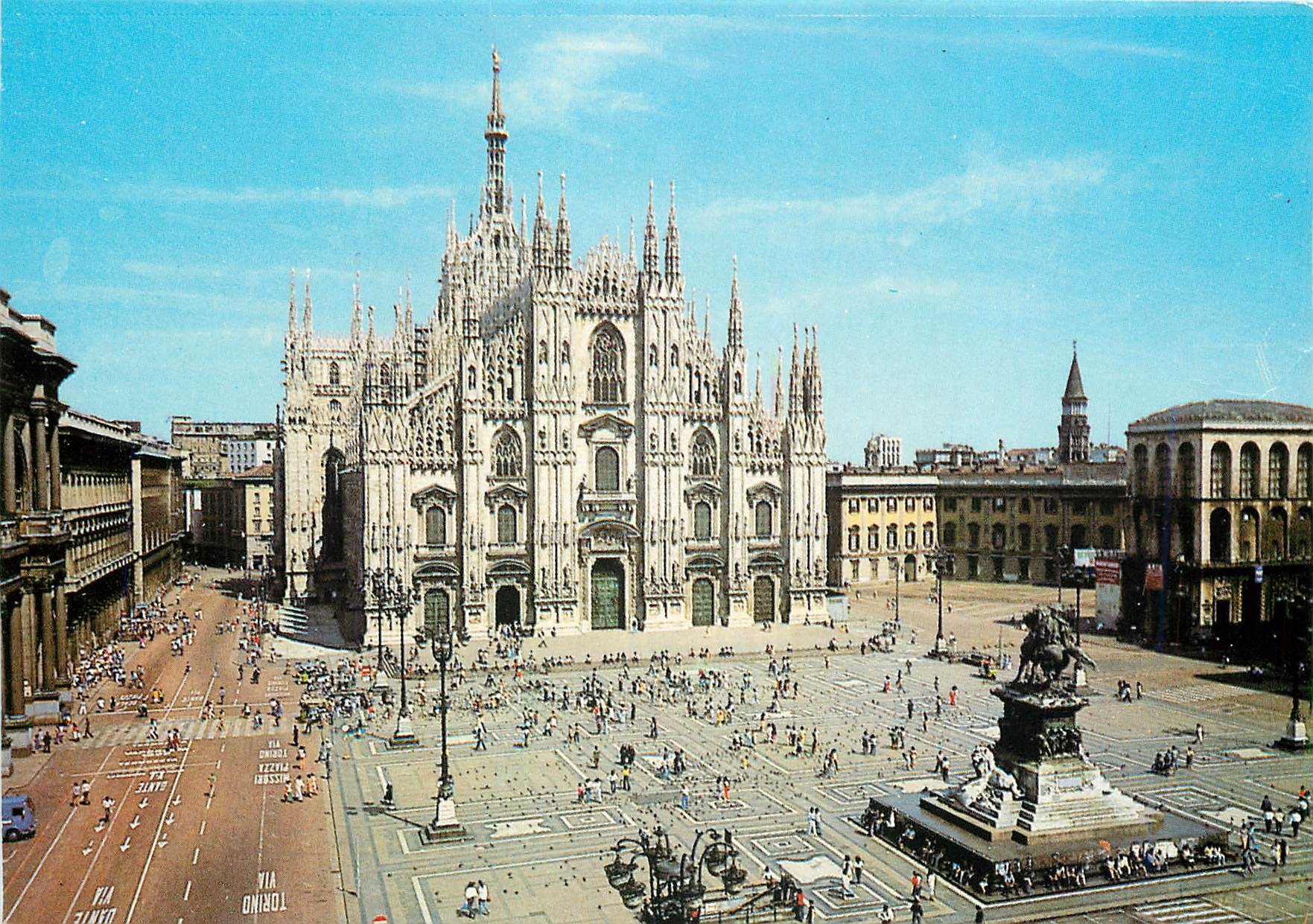 CPM Milano Place de la Cathedrale