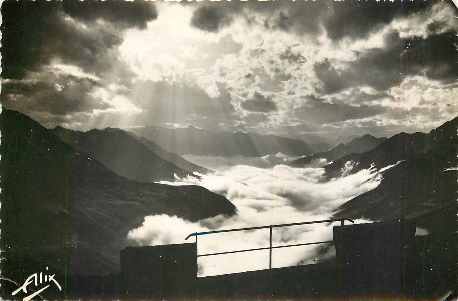 CPM Pyrenees Route du Pic du Midi de Bigorre effets de nuages sur la Vallee de Bareges