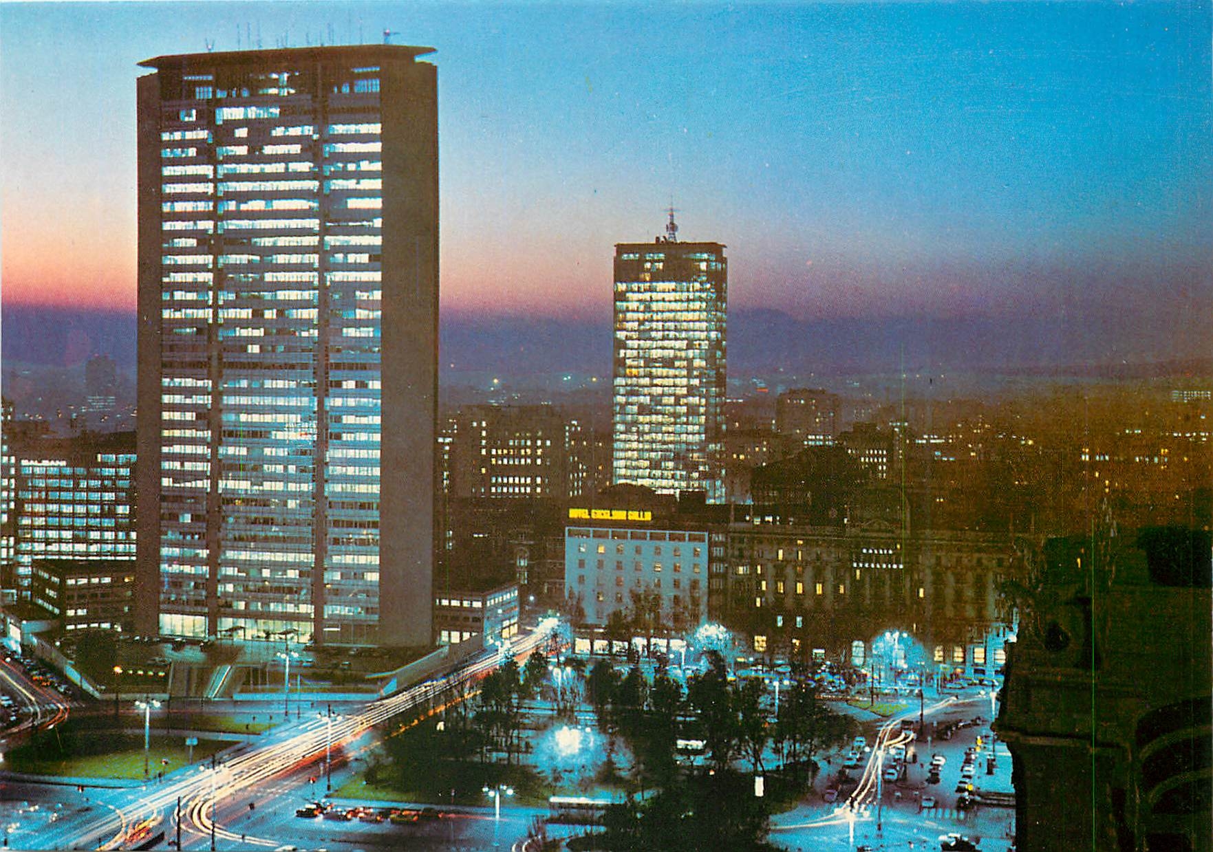 CPM Milano Place du Duc d'Aoste Gratte ciel Pirelli