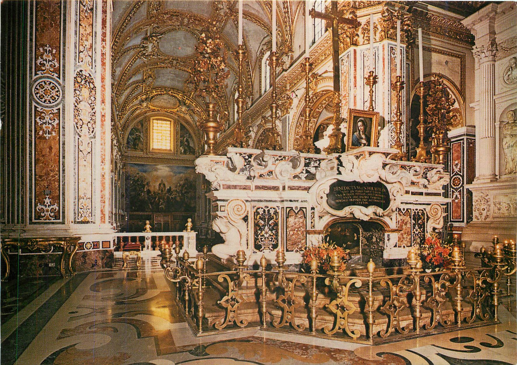 CPM Abbazia di Montecassin Tombeau de St Benoit et de Ste Scolastique