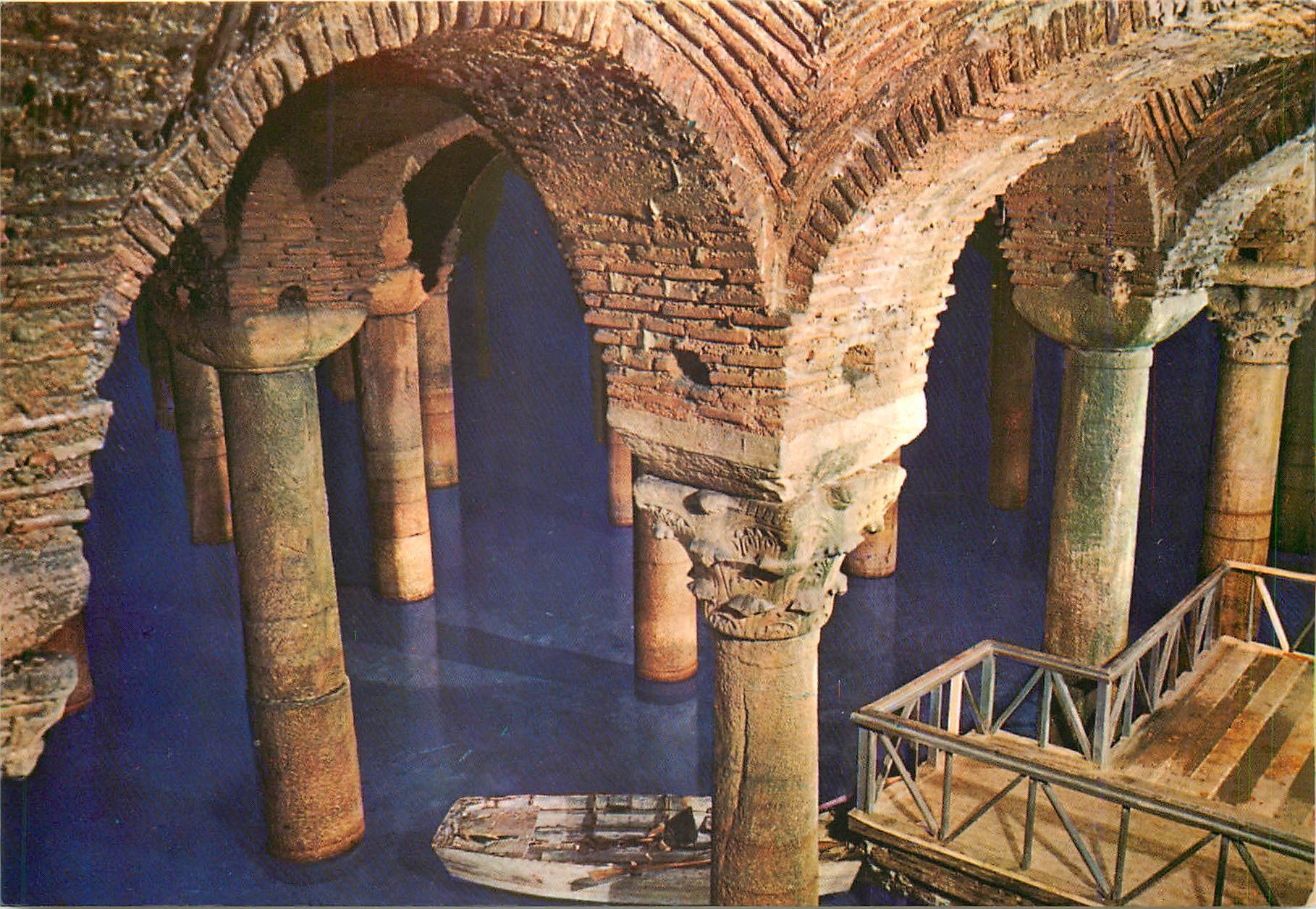 CPM Istanbul Turkiye La citerne basilique long 140 m larg 70 m Colonnes 336