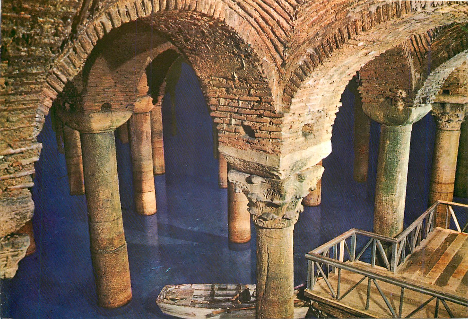 CPM Istanbul Turkiye La Citrne basilique long 140 m larg 70 m colonnes 336