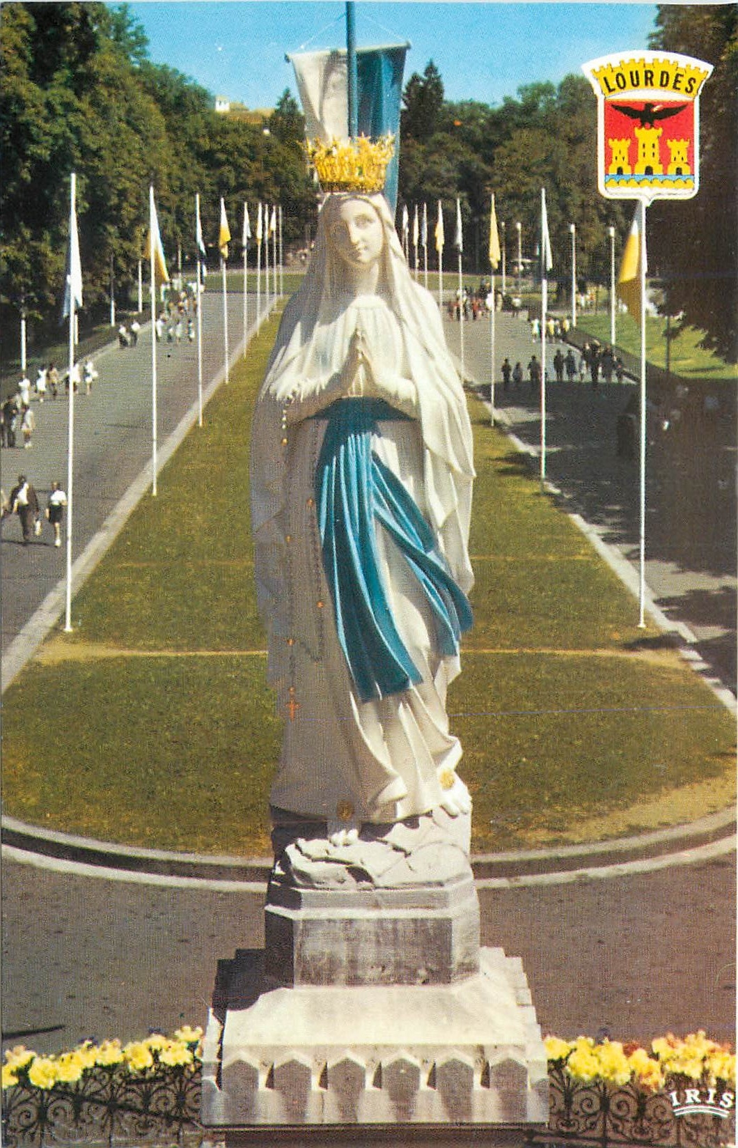 CPM Lourdes La Vierge Couronnee