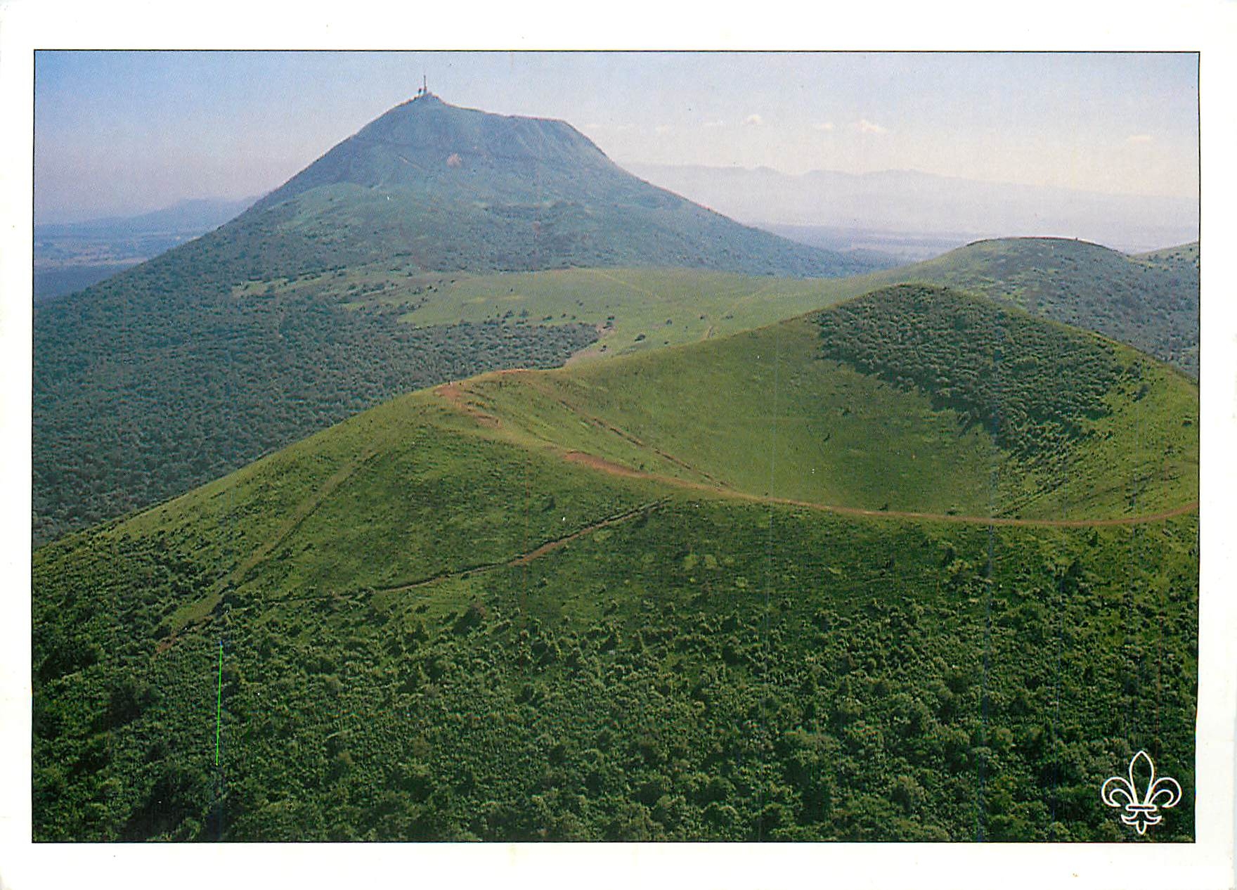 CPM Auvergne Le Puy de Dome (Alt 1465 m) et le Puy de Pariou (alt 1210 m)