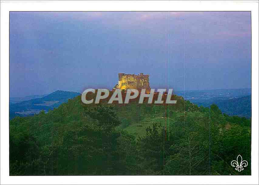 CPM Auvergne Le chateau de Murol illumine (XIIIe s)