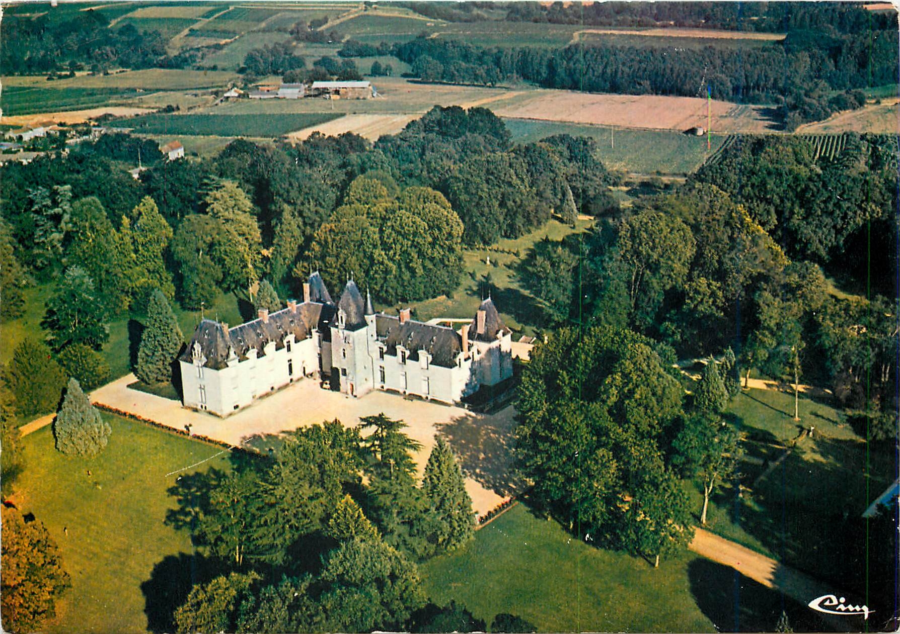 CPM Nueil sur Layon (M et L) Chateau de la Grise vue aerinne