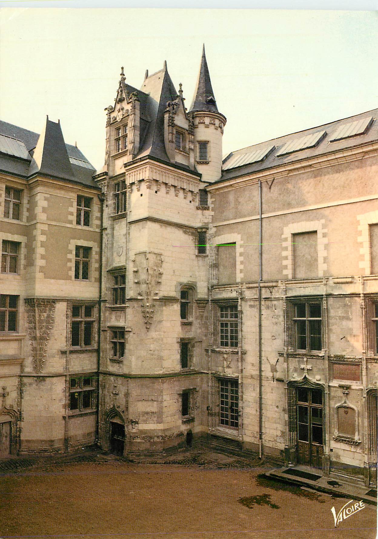 CPM Angers (Maine et Loire) Le Logis Barrauld (XVe s)