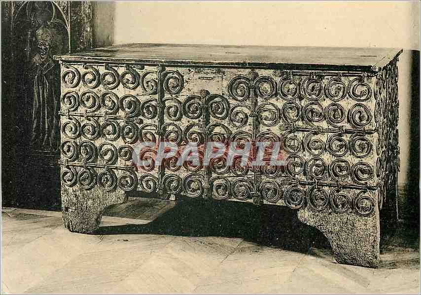 CPM Meuble Ferronnerie coffre Francais a peintures de fer forge Paris