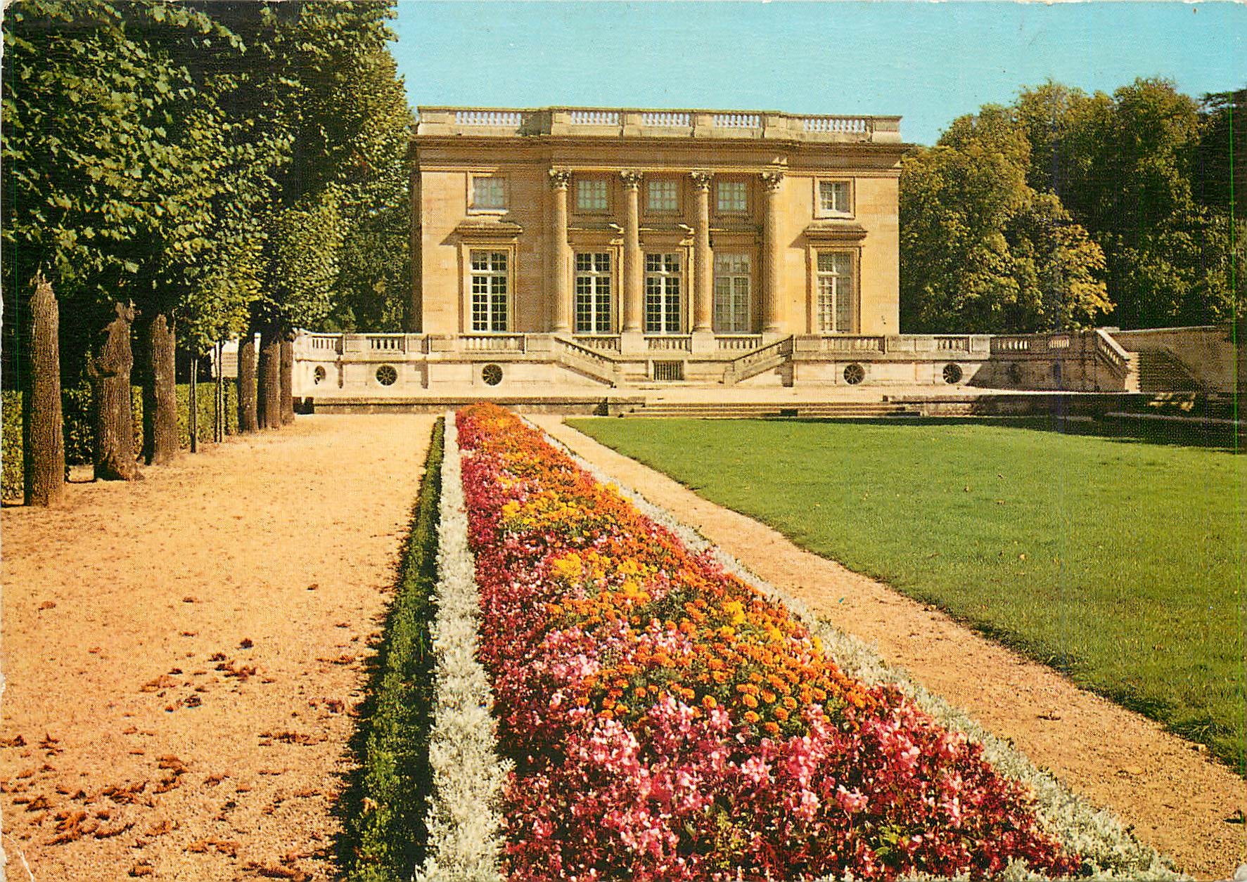 CPM Versailles le Petit Trianon (1768)