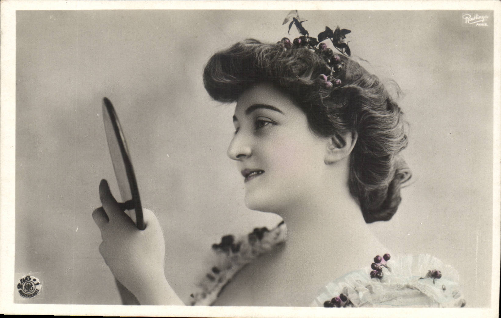 Jolie Femme-CPA