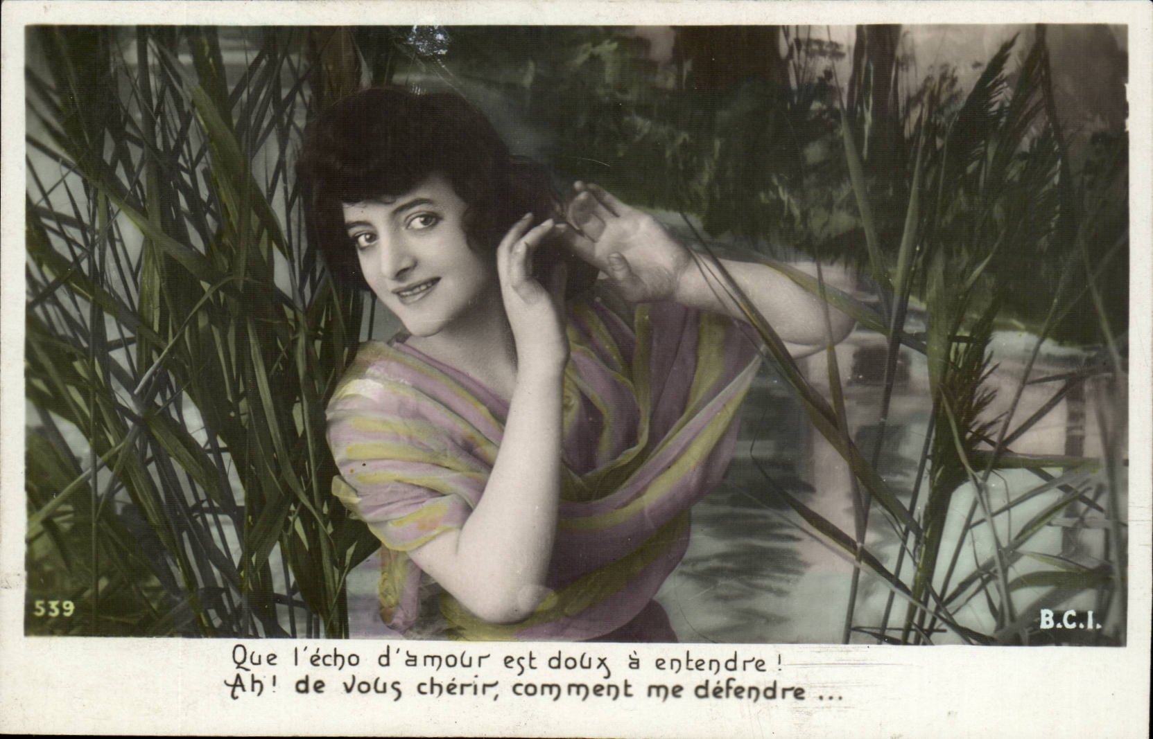 Jolie Femme-Que l'echo d'amour est doux a entendre! Ah! de vous cherir comment me defendre-CPA