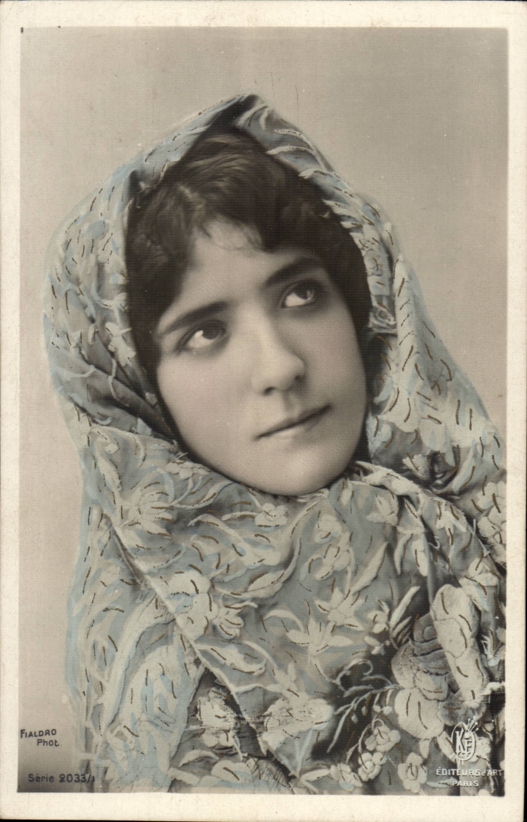 Jolie femme -CPA