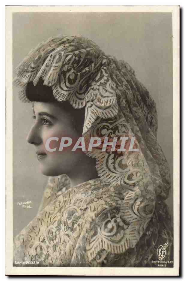 Jeune femme en voile brodé — Fialdro Phot. — Éditeurs d'Art, Paris, Série 2033/z