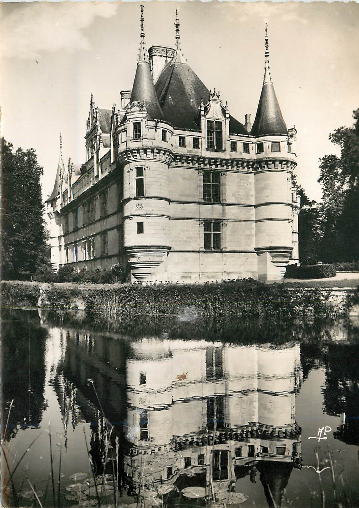 CPM Azay le Rideau (I et L) Facade Est