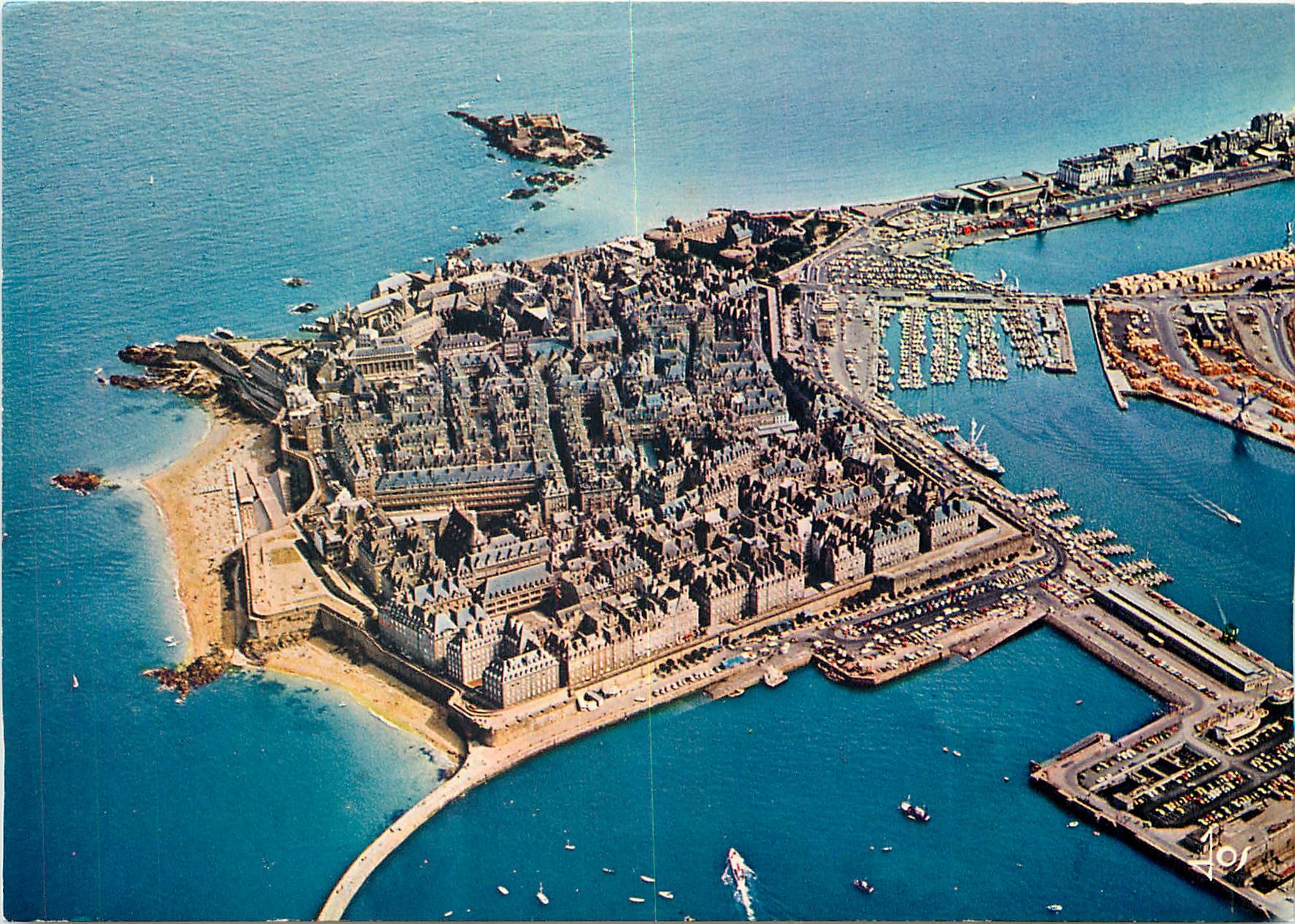 Saint-Malo — Vue générale sur la cité entourée d'eau — Éditions d'Art JOS le DOAULIN