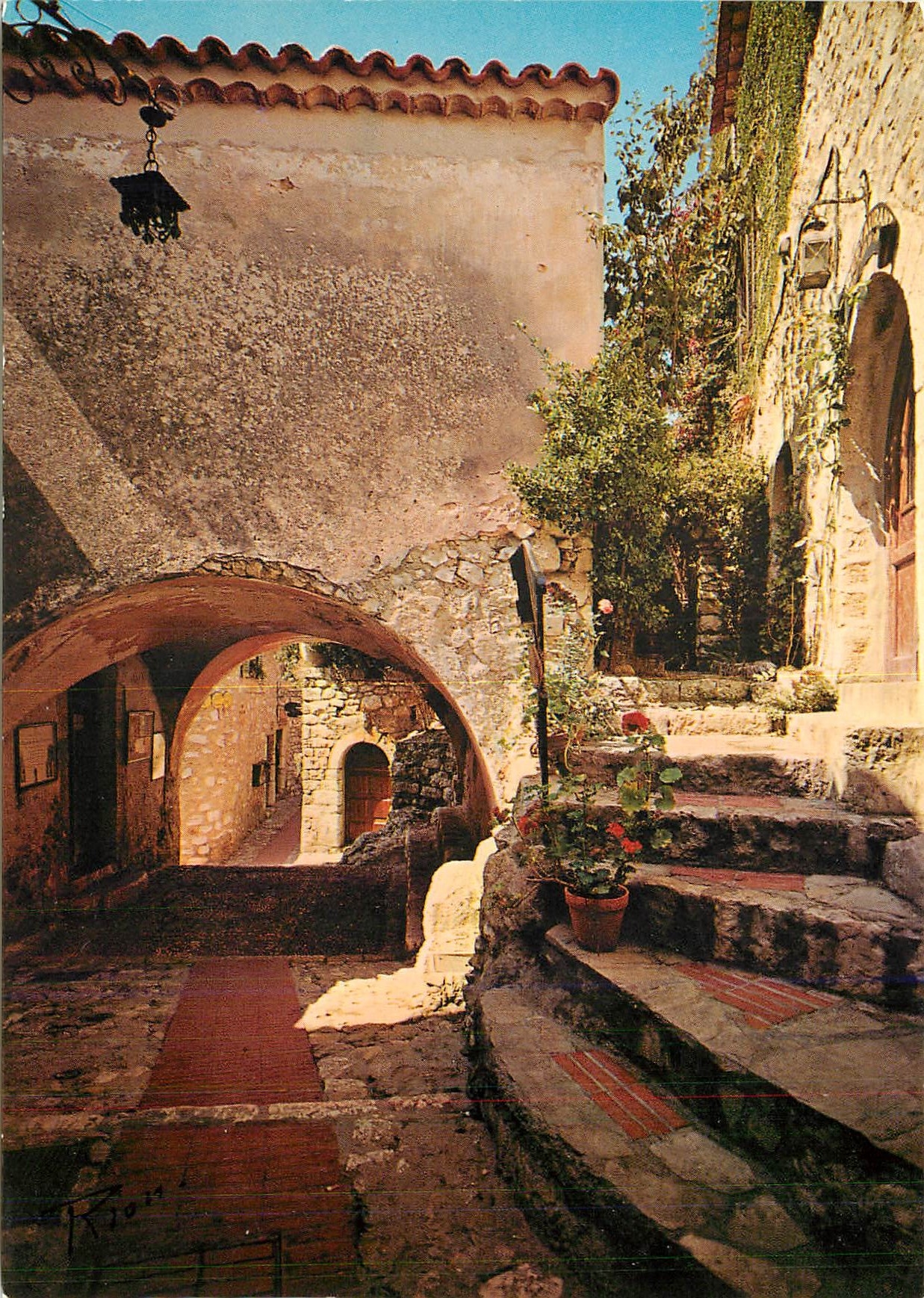CPM Cote d'Azur inoublieble Eze village vieille rue voutee