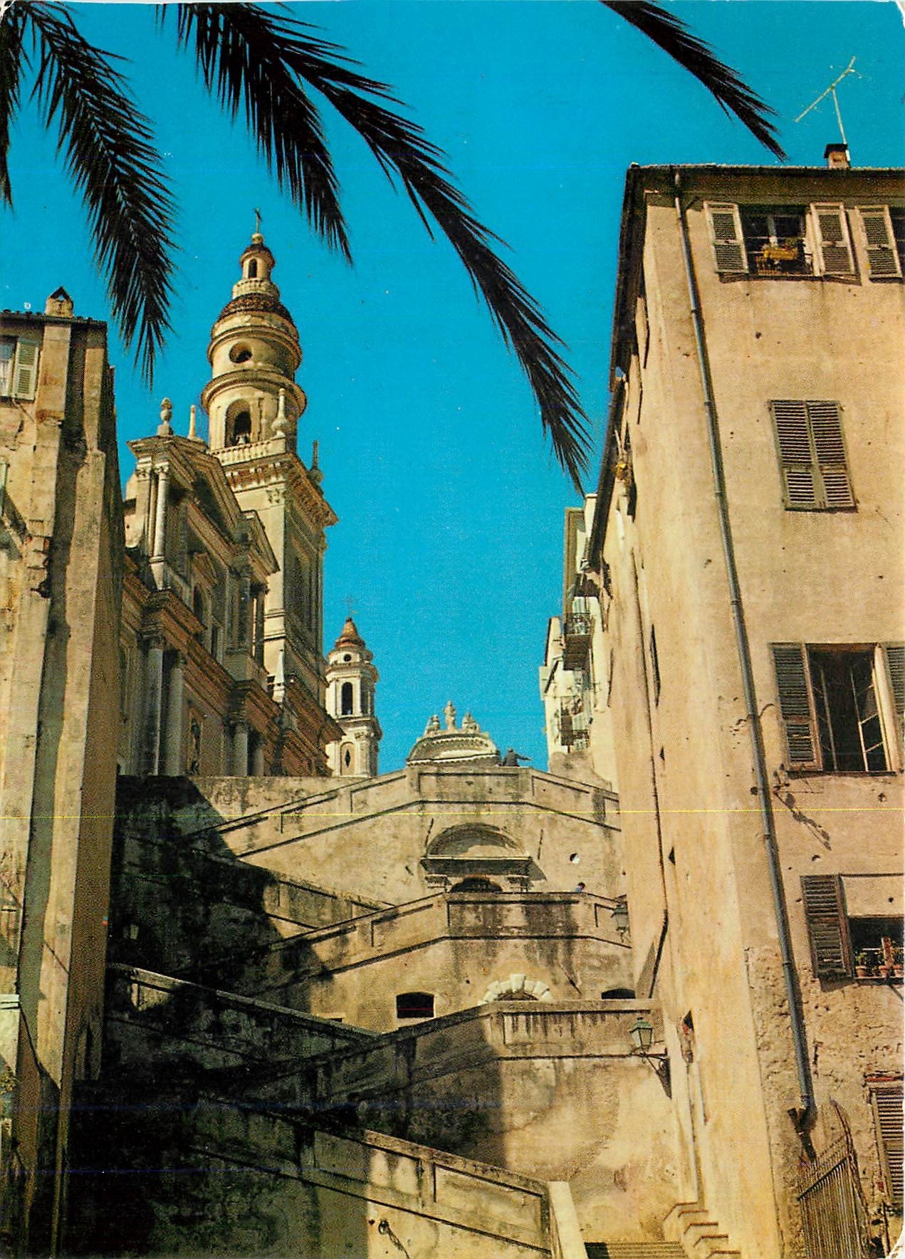 CPM Les sites Merveilleux de la Cote d'Azur Menton (A M) les escaliers de la vieille ville et l'Egli