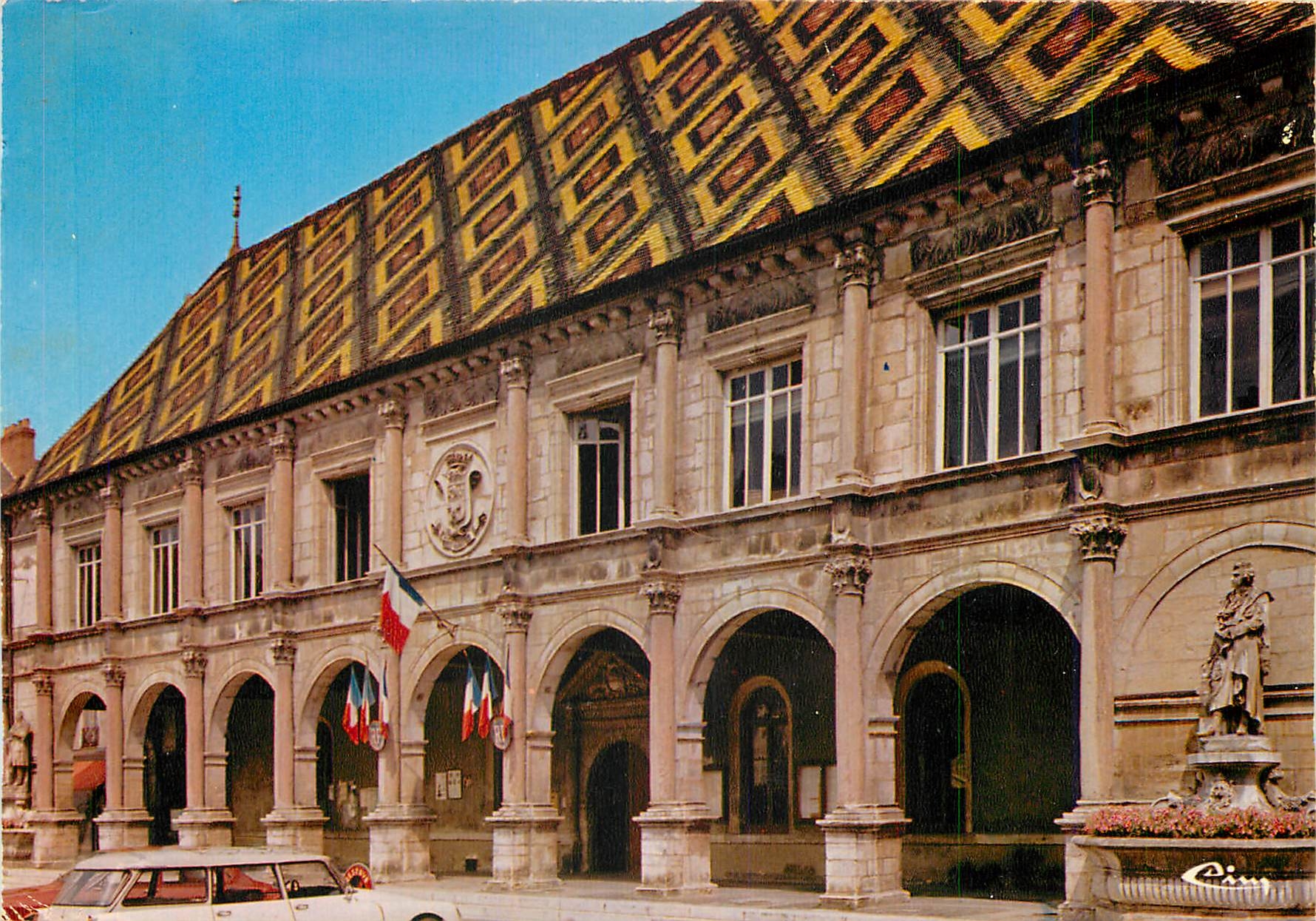 CPM Gray (Hte Saone) L'Hotel de Ville style renaissance toit de tuites vernissees