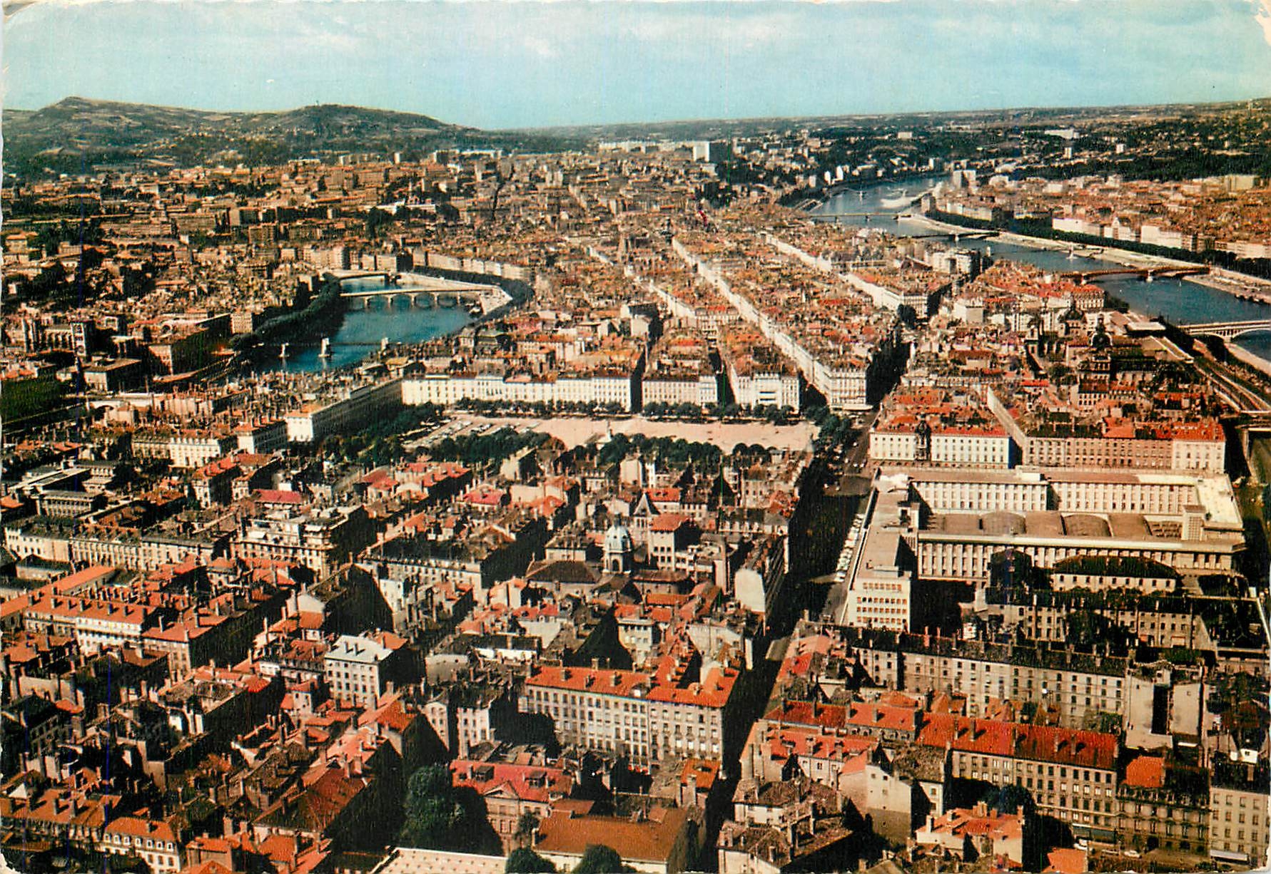CPM Lyon Vue aerienne centre ville