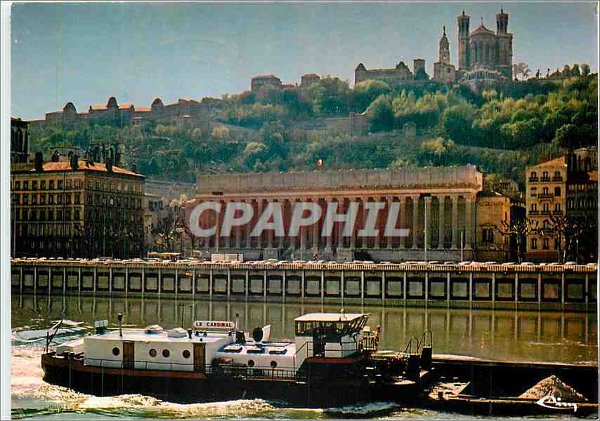 CPM Lyon (Rhone) Palais de justice Basilique de Fourviere Bateau