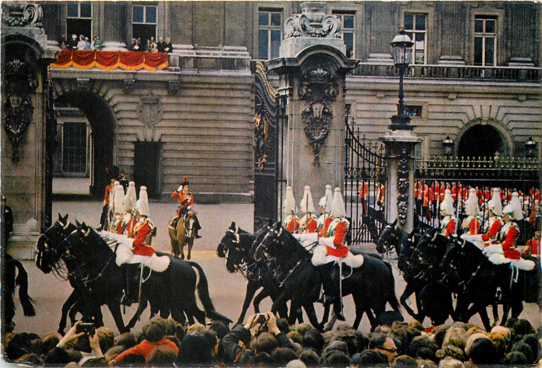 CPM The life guards riding past  H MThe Queen at Buchingham