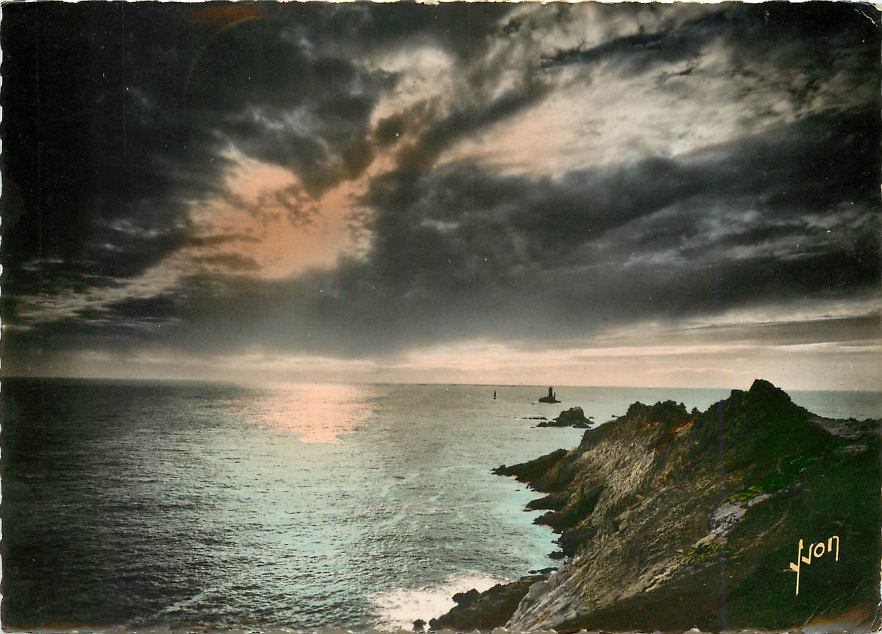 CPM Coucher de soleil sur la Pointe du Raz (Finistere)