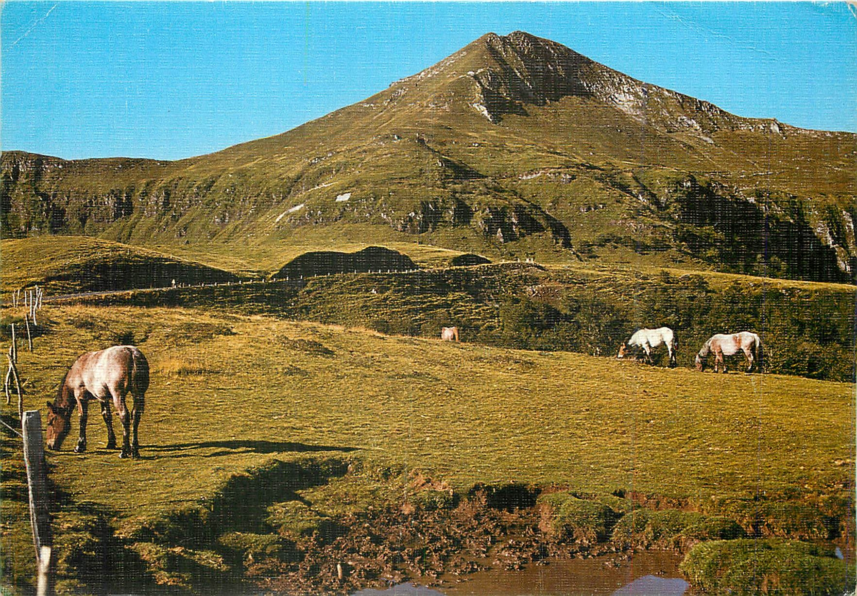 CPM Les Monts du Cantal Le Puy Mary (alt 1787 m) vu du Col d'Eylac
