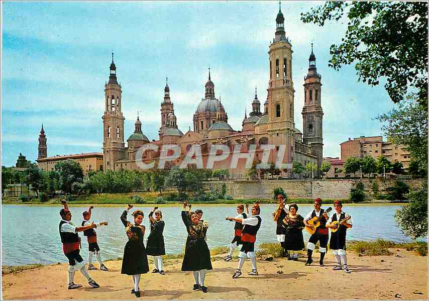 CPM Zaragoza Groupe regional Basilique au fonds