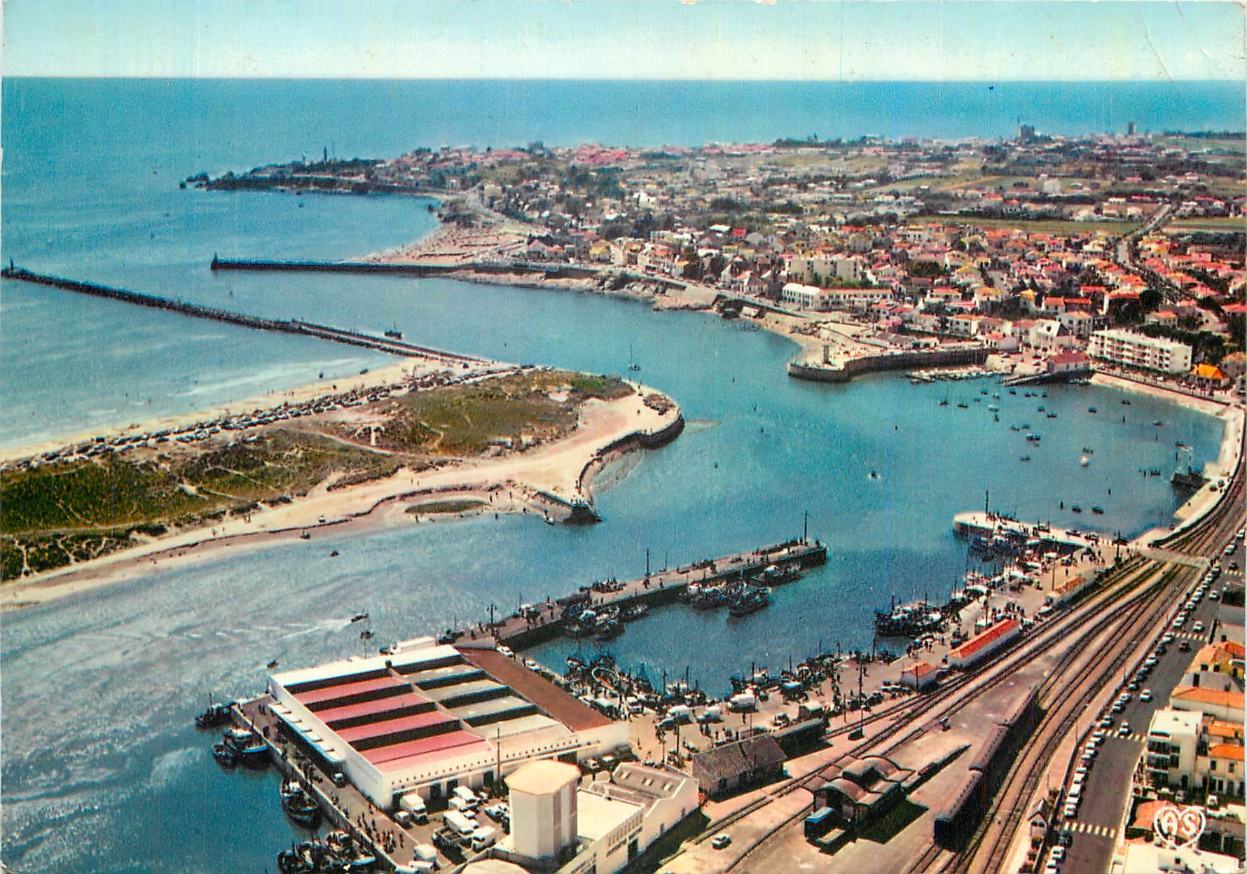 Saint-Gilles-Croix-de-Vie — Vue générale du Port vers les Jetées — Artaud Frères, HN 33