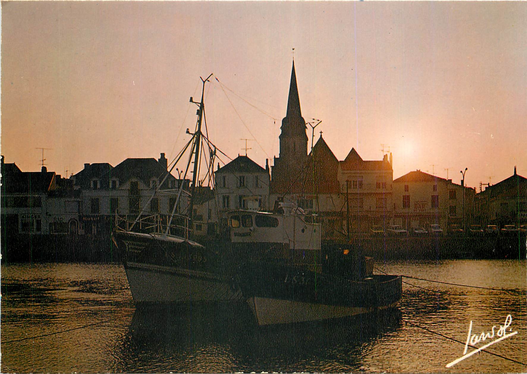 St-Gilles-Croix-de-Vie — Le vieux port, quai du port Fidèle — Éditeurs IANSOL