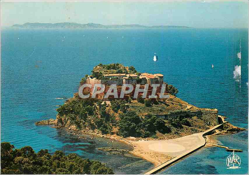 CPM Cote d'Azur Bormes les Mimosas Le fort de Bregancon (Construit par Vauban) au fond l'ile du Leva