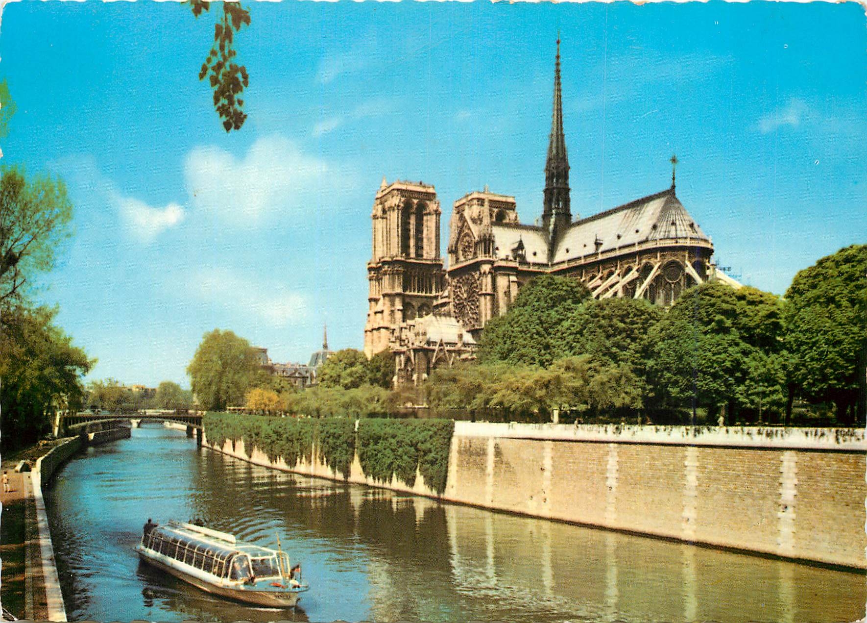 CPM Paris Notre D et la Seine