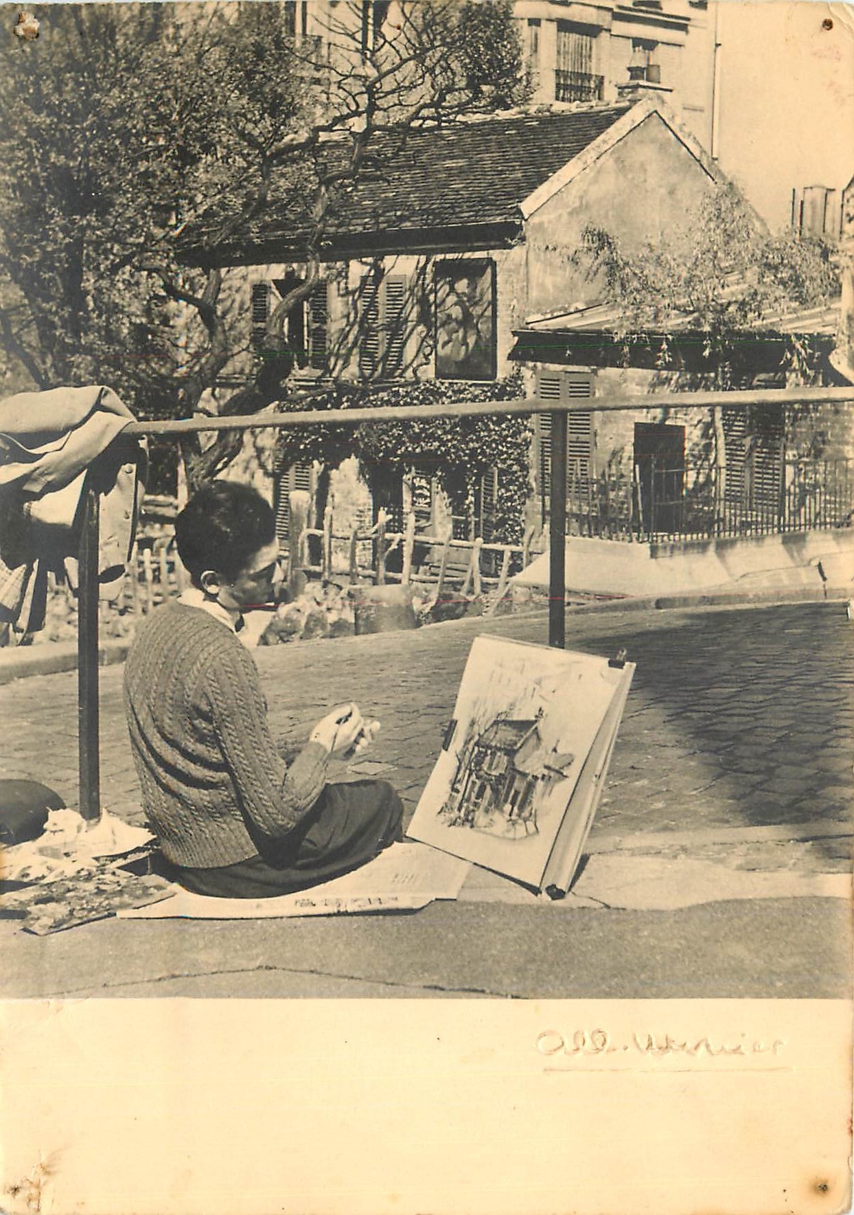 CPM Paris le Lapin a Montmartre