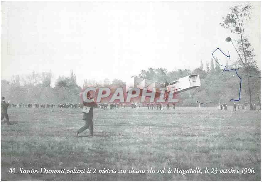 CPM M Santos Dumont volant a 2 m au dessus du sol a Bagatelle Avion Aviation