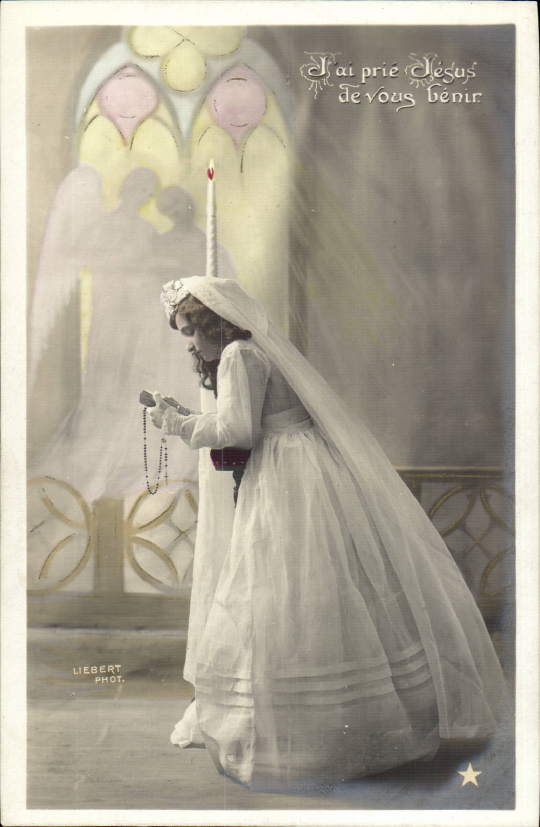 Jeune femme en robe de mariée priant — Liebert Phot. — Série N° 4050