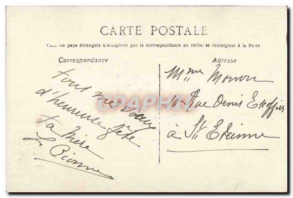 Jeune femme en robe colorée tenant un grand bouquet — Bonne Fête — Irina — Reverso