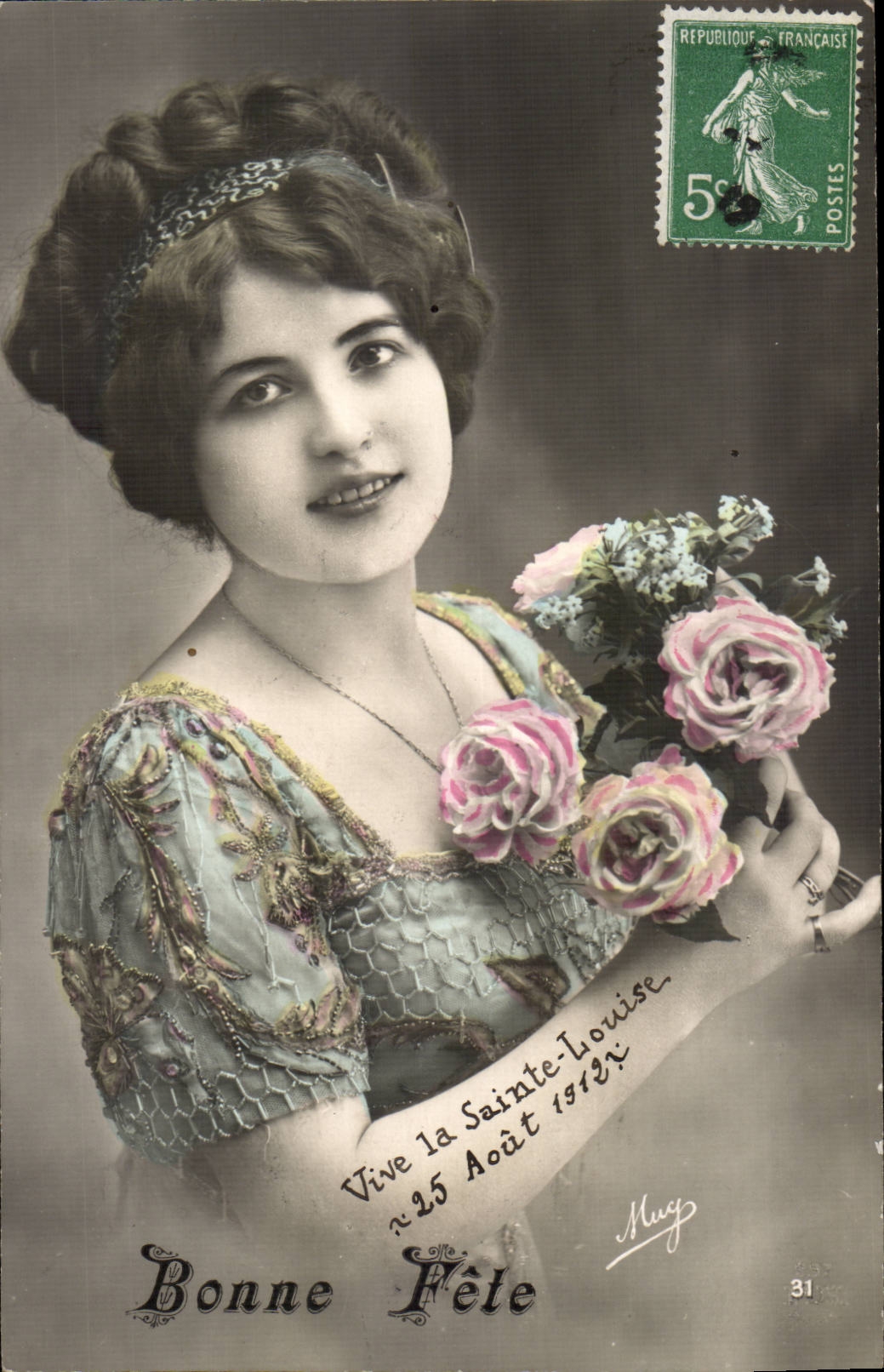 Giovane donna in abito ricamato — Sainte-Louise — editore Mug n°31