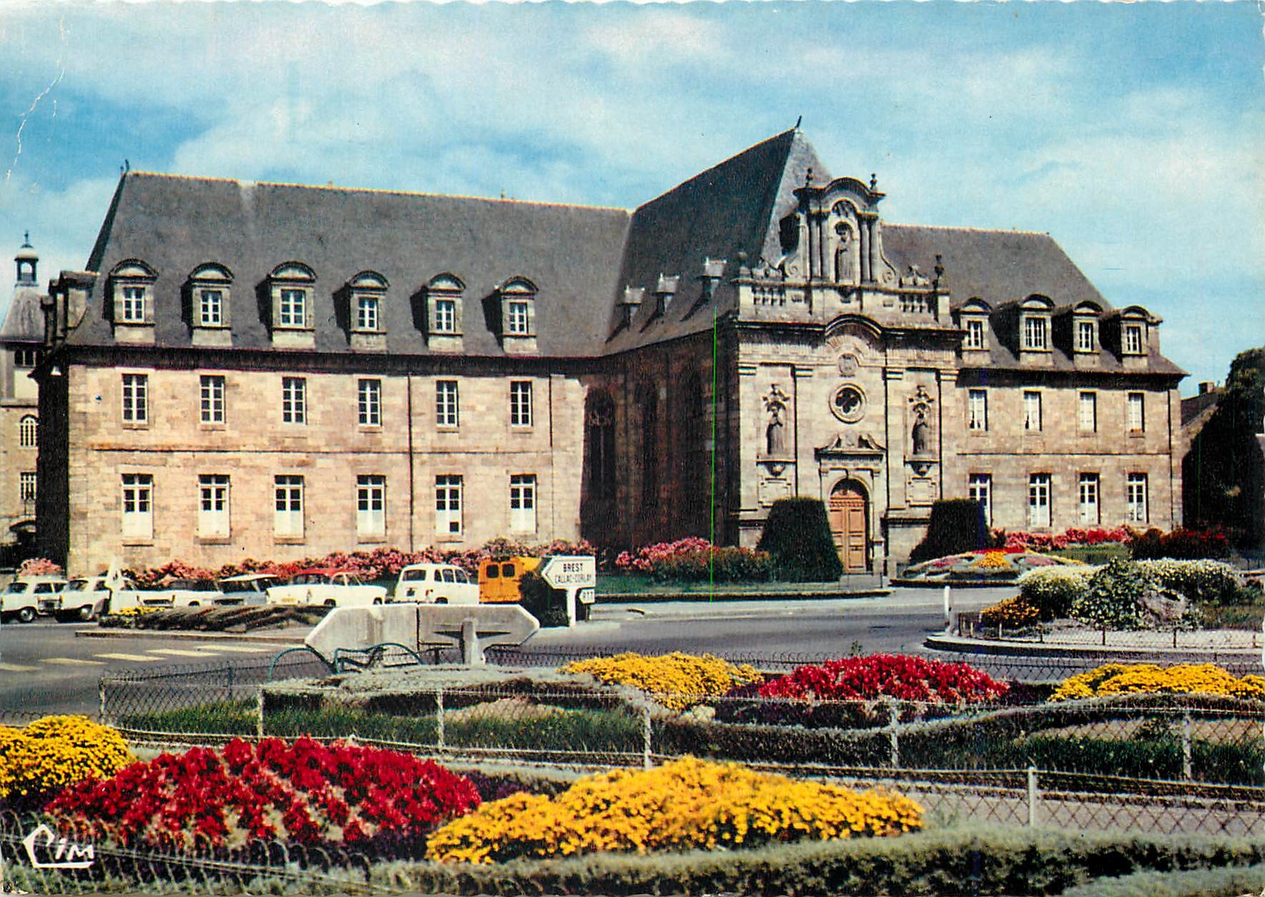 CPM Guingamp (C du N) L'Hotel de Ville