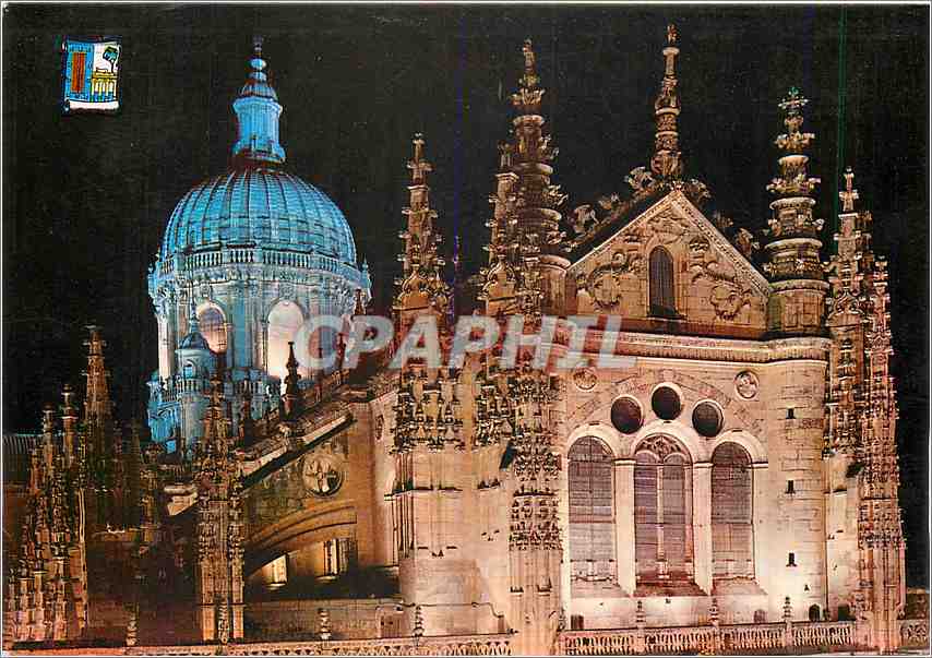 CPM Salamanca Nouvelle Cathedrale Vue de nuit