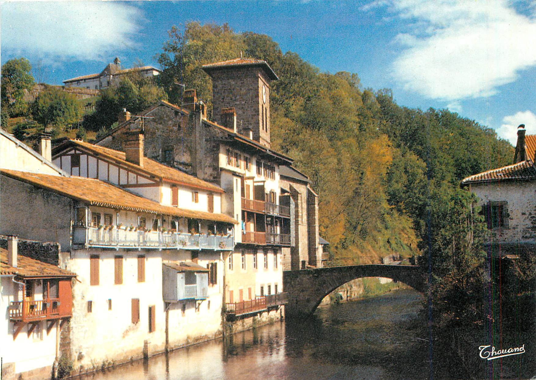 Saint-Jean-Pied-de-Port — vue du village et du pont sur la Nive — Éditions Echouand, n°601