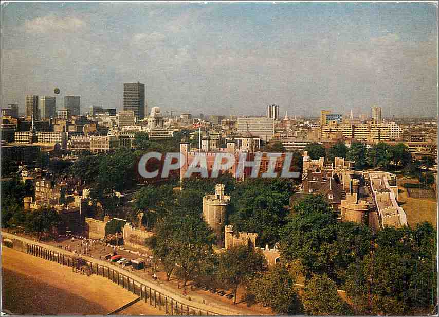 CPM Tower of London Generale View La tour de Londres Vue generale