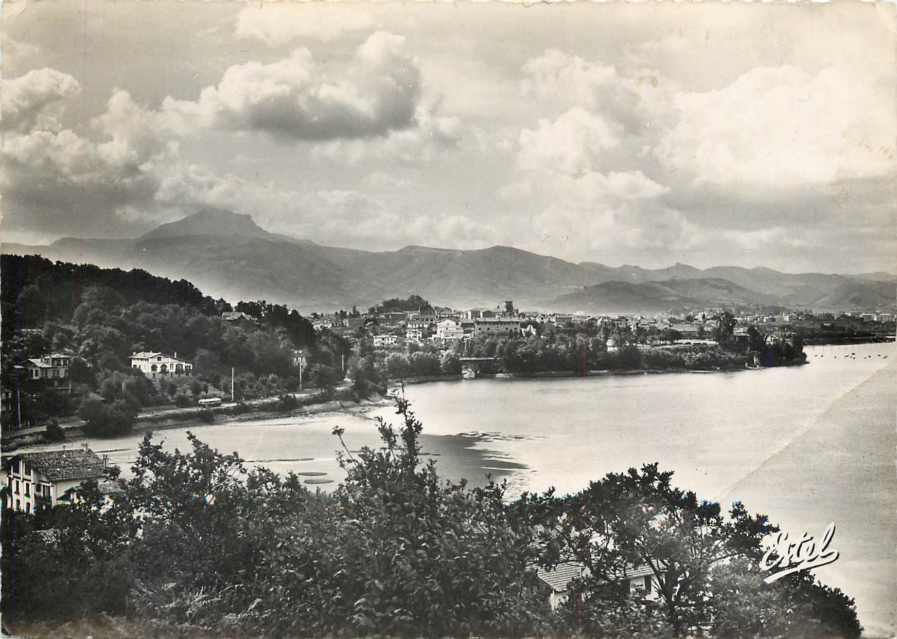 CPM Hendaye Vue generale et Baie de Chingoudy