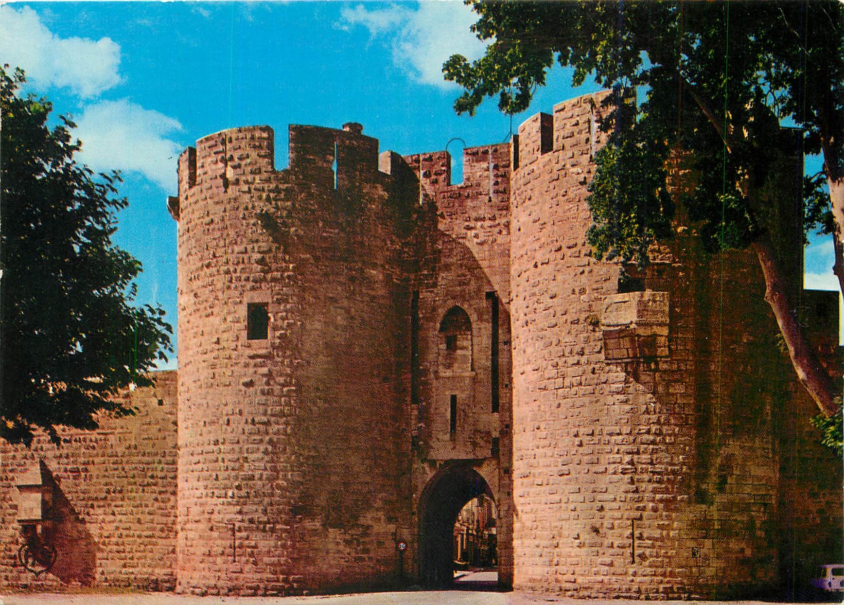 La Grande Volte, Aigues-Mortes (Gard) — entrée de la ville — éditeur A.P.A. POUX