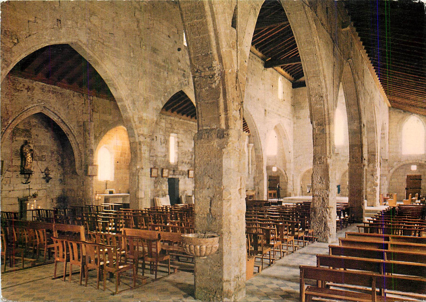 Aigues-Mortes (Gard) — Intérieur de l'église Notre-Dame des Sablons — Société Éditions de France