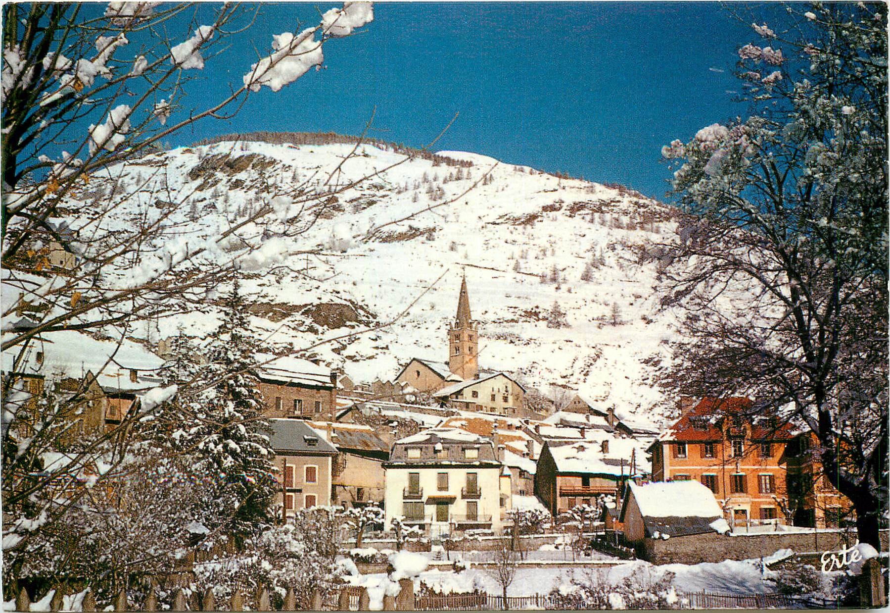 CPM Reflets de France Dauphine Alpes du sud Aiguilles en Queyras l'hiver 1470 m